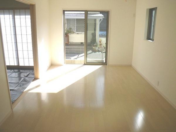 Same specifications photos (living). Same specifications living photo