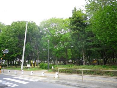 park. 1038m to Naganuma-cho Park