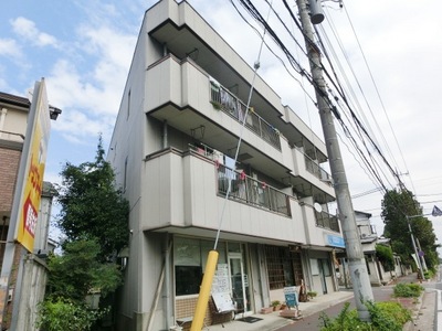 Building appearance. Location of a 2-minute walk from the nearest station