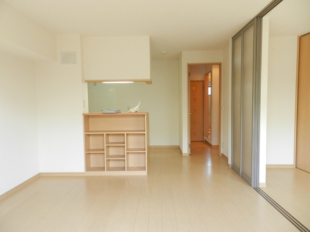 Living and room.  ※ Cleaning before