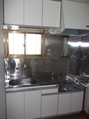 Kitchen. Two-burner gas stove installation Allowed