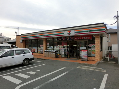 Convenience store. 310m to Seven-Eleven (convenience store)