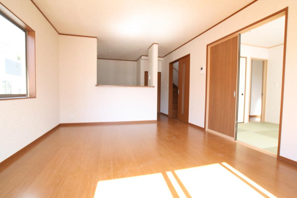 Same specifications photos (living). The company construction cases living Natural color of living Also impetus conversation face-to-face kitchen!