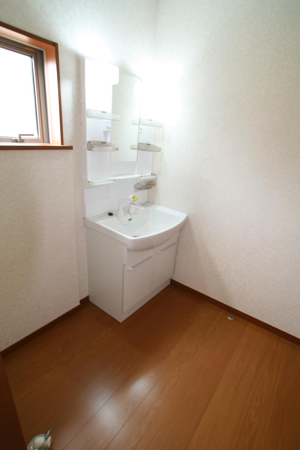 Same specifications photos (Other introspection). The company construction cases wash room
