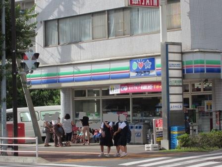 Convenience store. Three F Chiba Ensei store up (convenience store) 195m