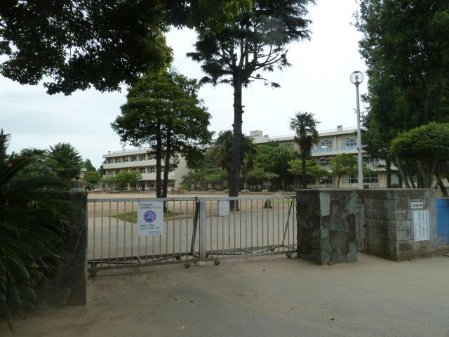 Junior high school. Until Ensei Elementary School 7 900m