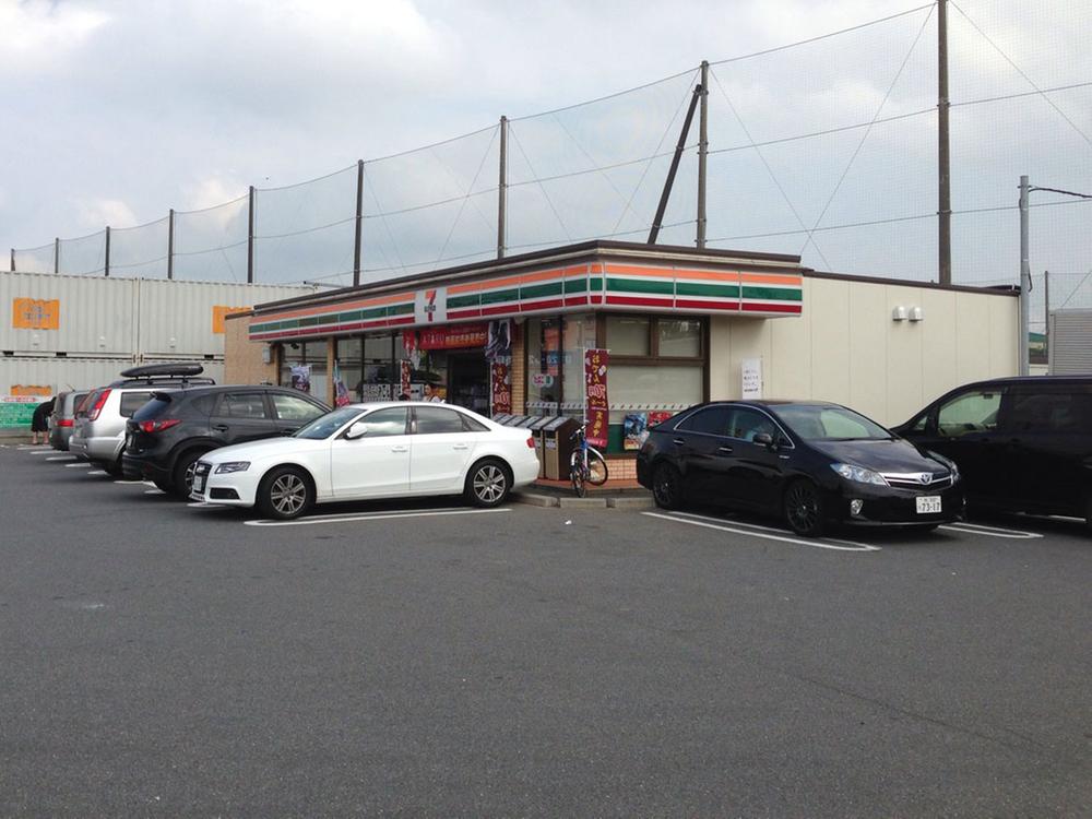 Convenience store. Seven-Eleven Chibakita high school 390m before shop