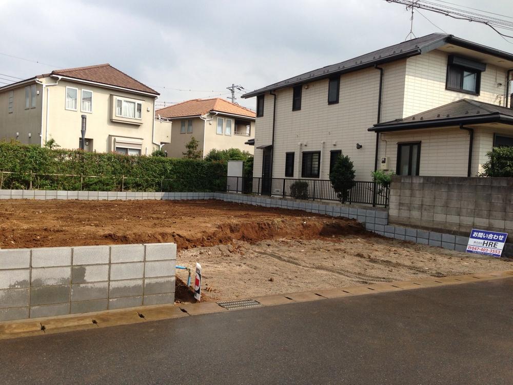 Local photos, including front road. 4 m and in contact with both sides of 6 meters newly built all one building