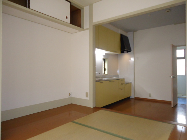 Other room space. Kitchen seen from the Japanese-style room.