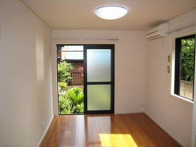 Living and room. Corner room, Two-sided lighting window ☆