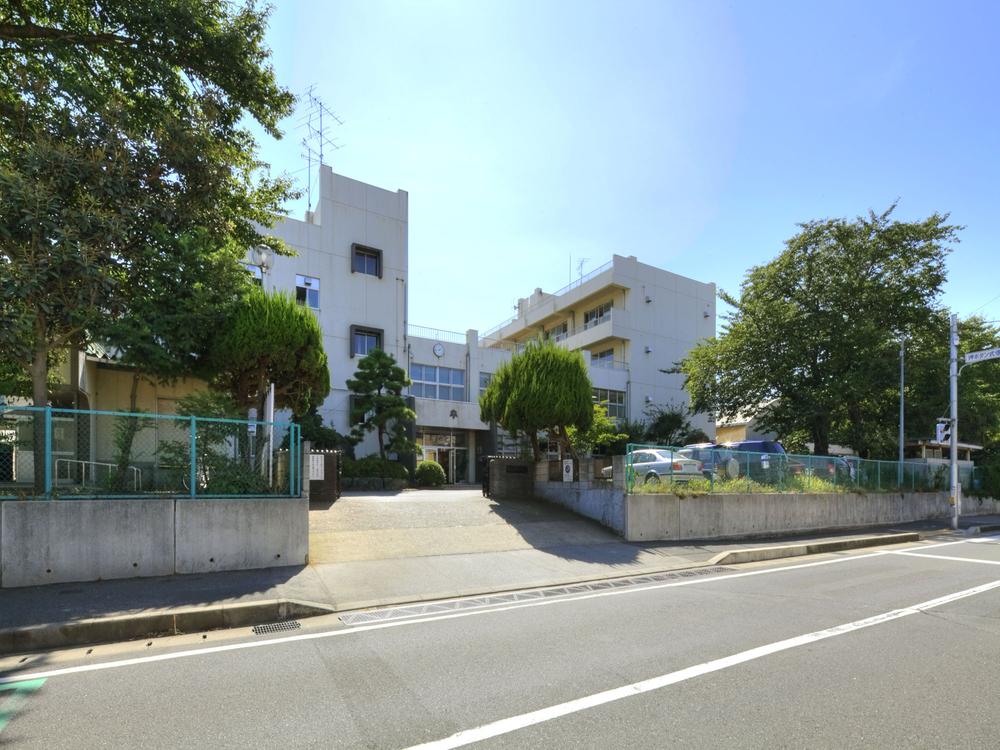 Junior high school. 1065m to Chiba City Kusano junior high school