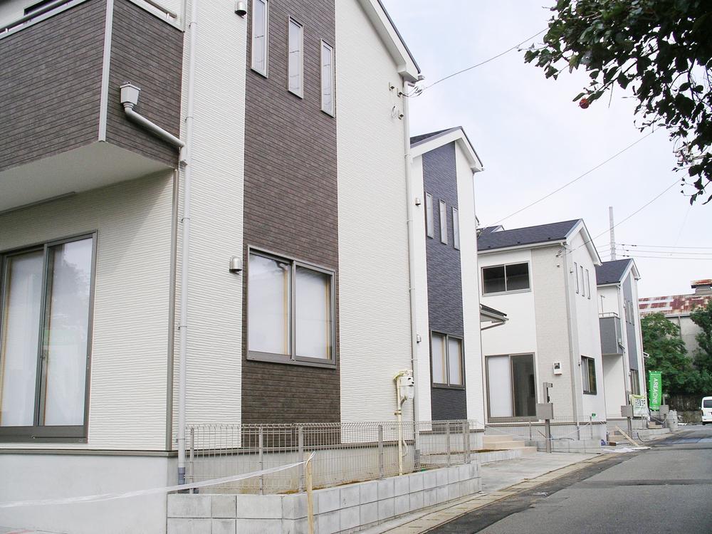 Local appearance photo. Local (11 May 2013) Shooting