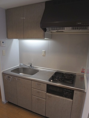 Kitchen. Two-burner stove ・ System kitchen with grill