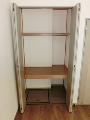 Receipt. There closet