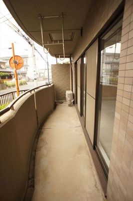 Balcony. Jose you a lot of laundry in a wide balcony. 