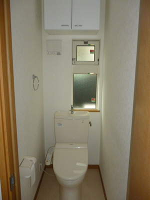 Toilet. 1 ・ If there is a toilet is convenient on the second floor. 