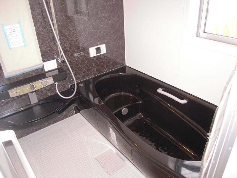 Same specifications photo (bathroom)