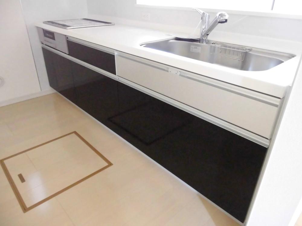 Same specifications photo (kitchen)