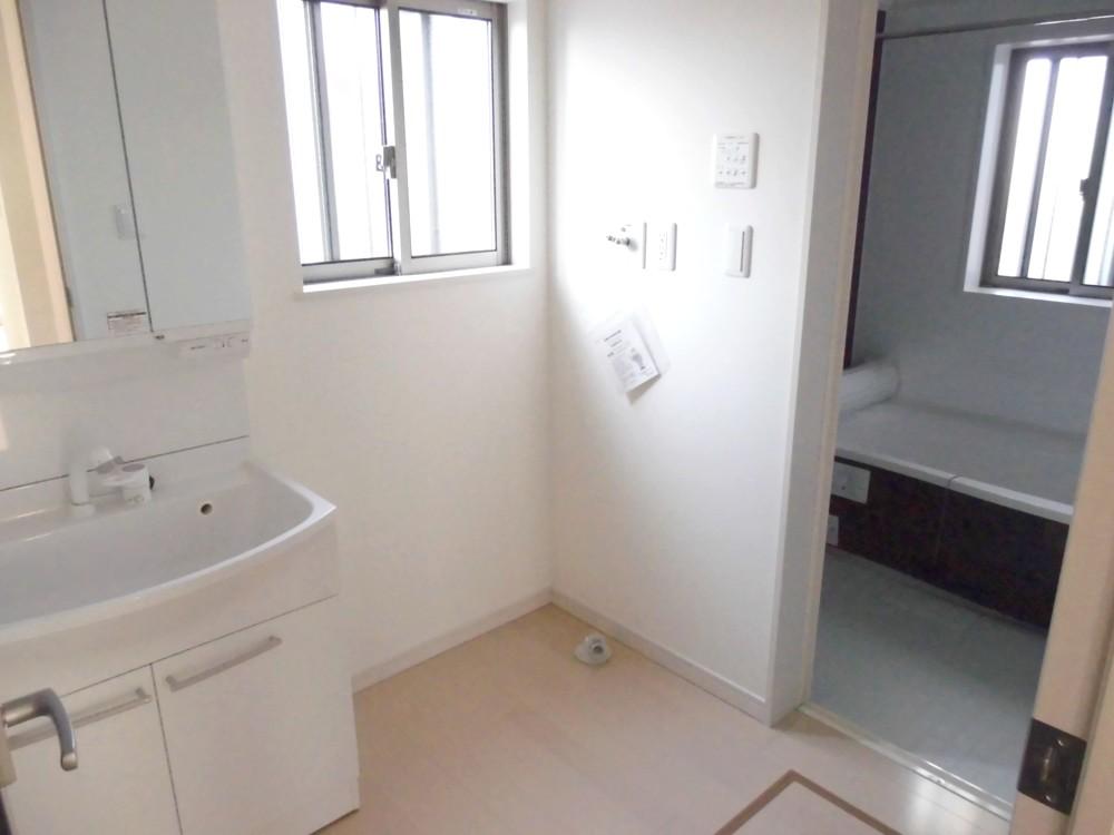 Same specifications photo (bathroom)
