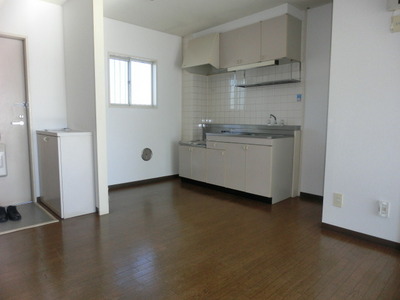 Living and room. With windows of the dining kitchen