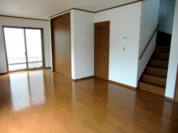 Living. Living stairs type spread to communicate with family