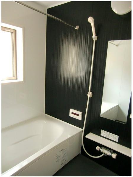 Bathroom. 1 tsubo bath with a bathroom ventilation heating dryer!