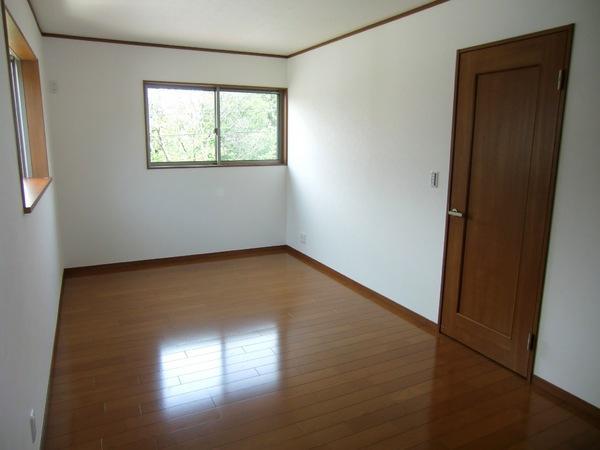 Non-living room. Western-style 7.5 Pledge