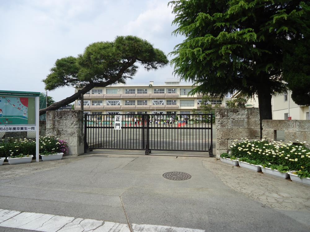 Primary school. 762m until the Chiba Municipal Inage Elementary School