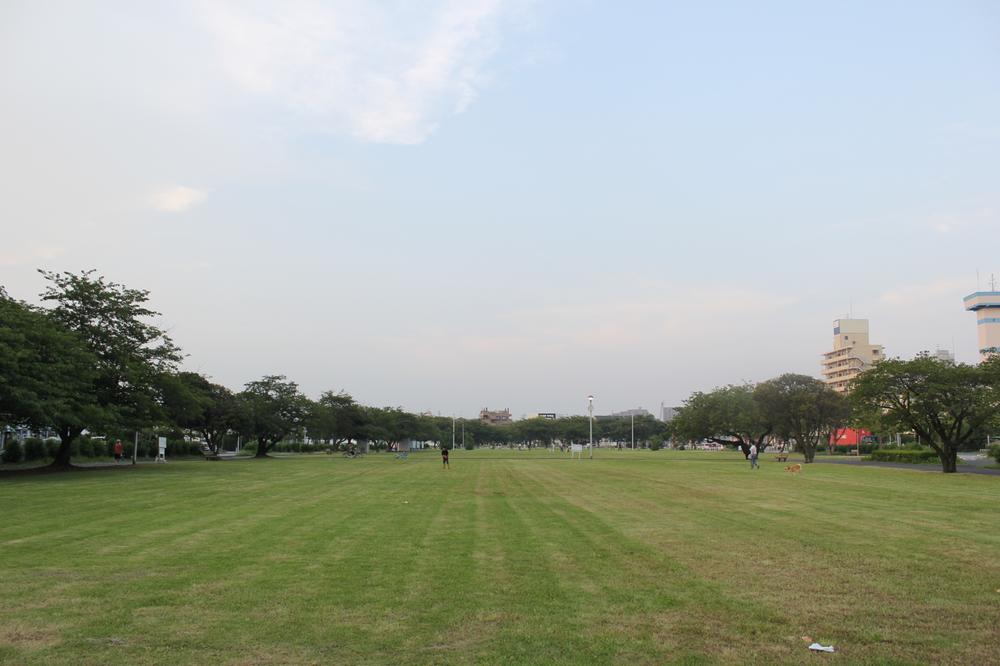 park. It is about 2 minutes until the rice coast park. Walk landscape of dog it is seen well.