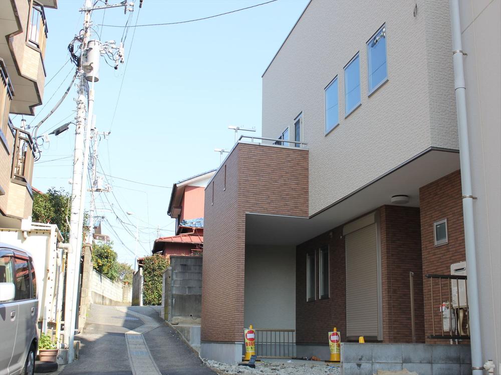 Local photos, including front road. Local (11 May 2013) Shooting