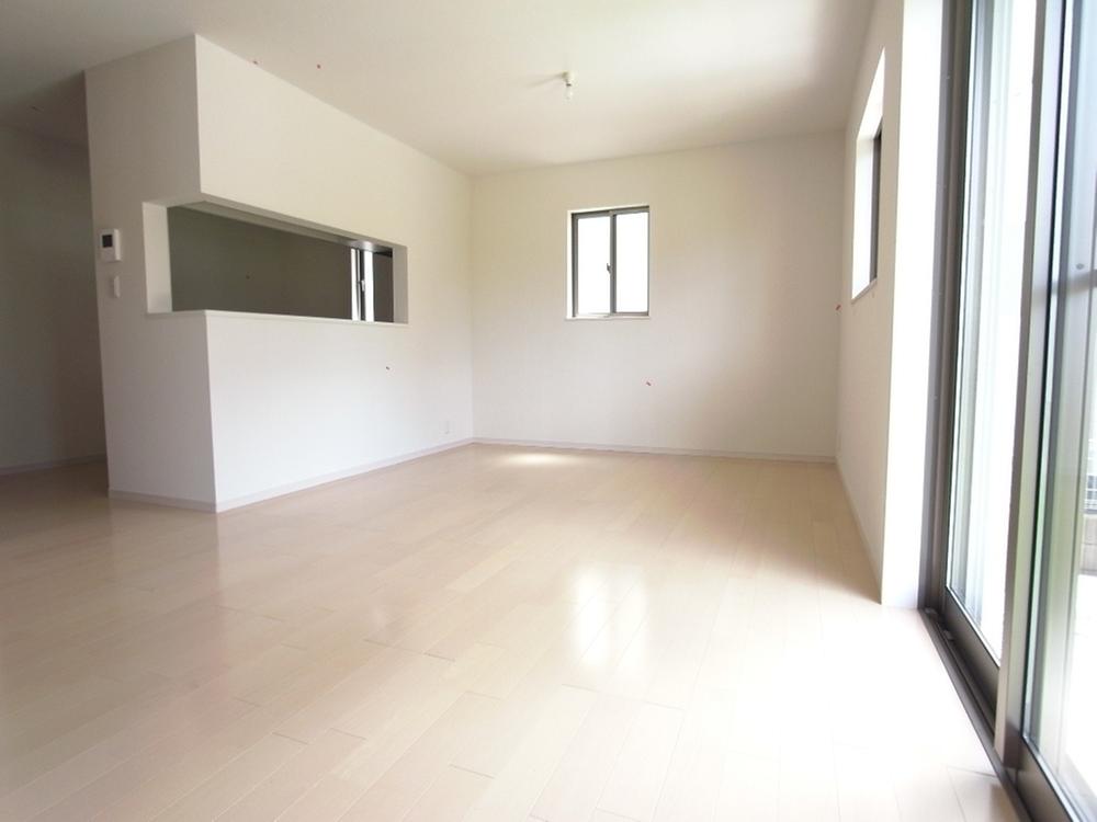 Same specifications photos (living). Same specifications living photo