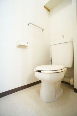 Toilet. Bidet Private outlet.