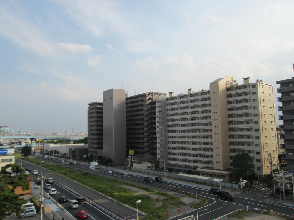 View photos from the dwelling unit. View from the site (November 2013) Shooting