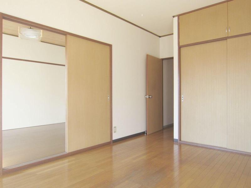 Other room space. Pretty happy Western-style 6.0 Pledge in renovation completed
