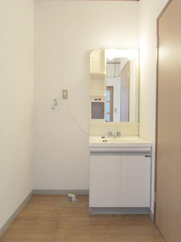 Washroom. Happy to independent wash basin equipped morning preparation
