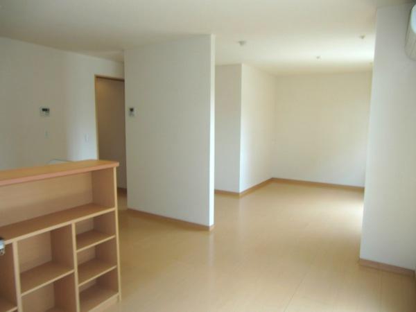 Living and room. LDK17.5 Pledge
