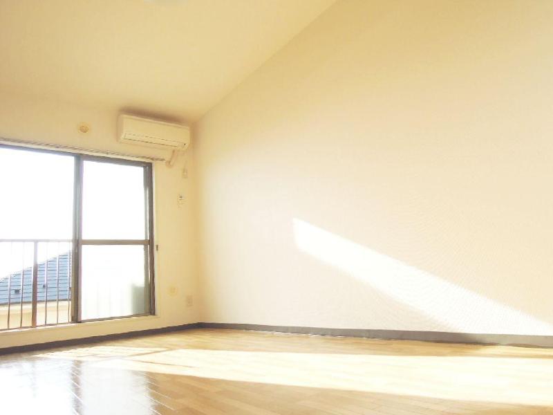 Other room space. Miharashi may be a third floor, A 5-minute walk in the Sobu Line Inage Station