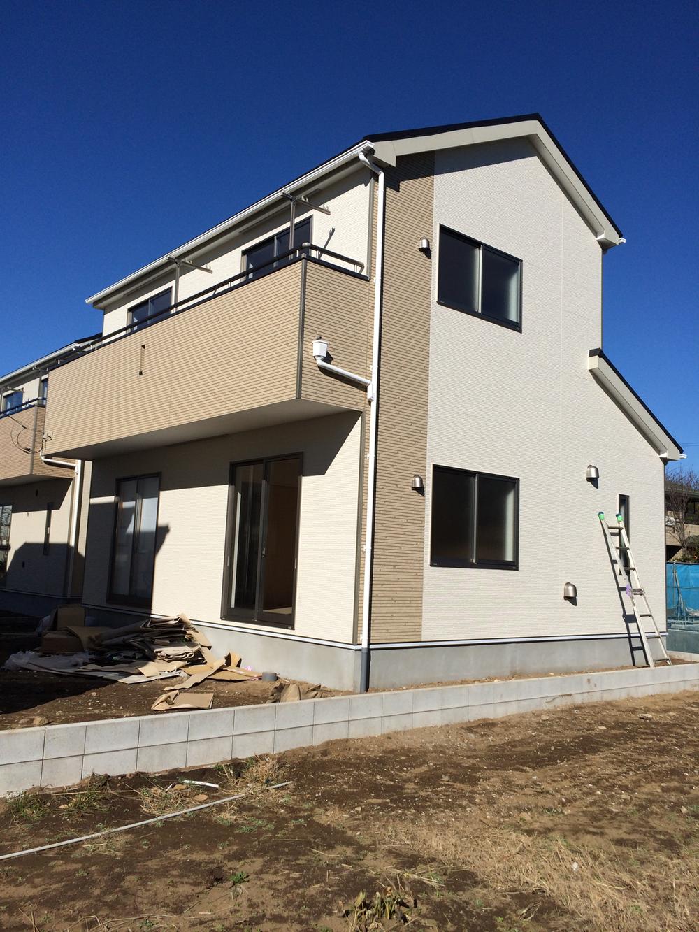 Local appearance photo. Local (12 May 2013) Shooting