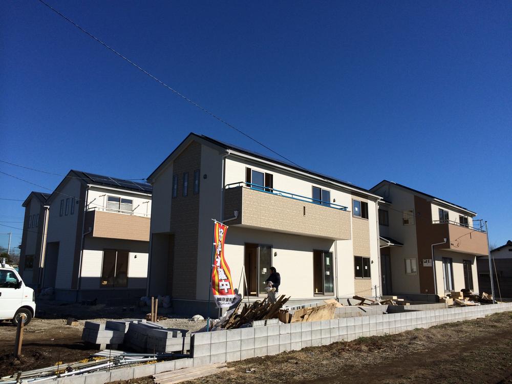 Local photos, including front road. Local (12 May 2013) Shooting