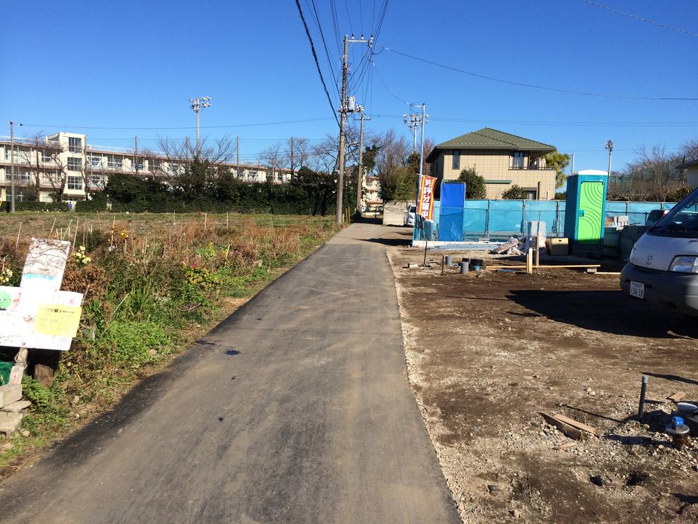 Local photos, including front road. Local (12 May 2013) Shooting