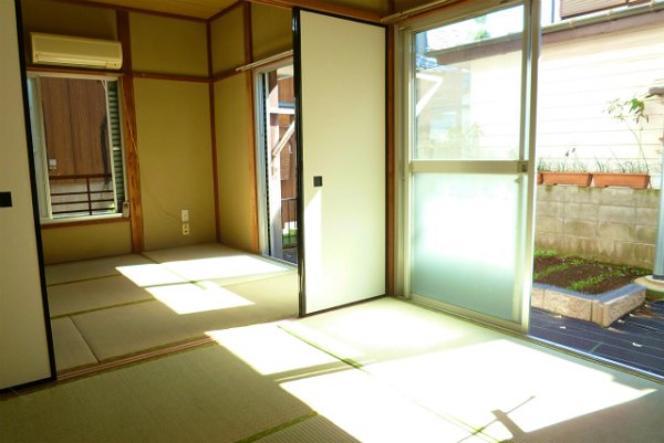 Other room space. Japanese-style room that can be used by connecting