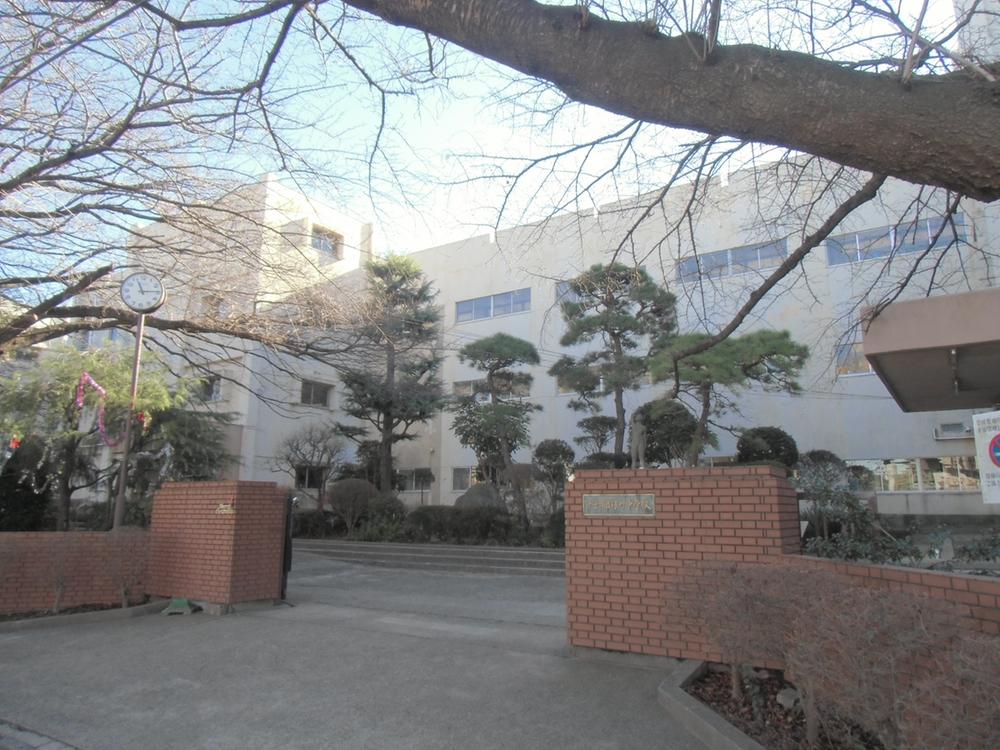 Junior high school. 640m until the Chiba Municipal Midoricho junior high school