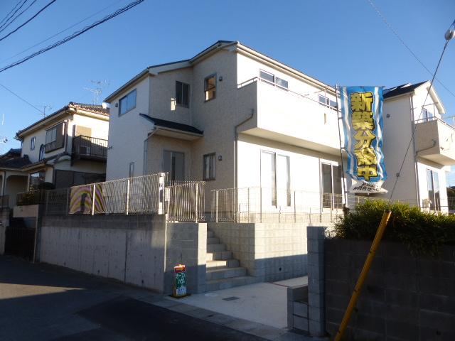 Local appearance photo. Local (12 May 2013) shooting 1 Building