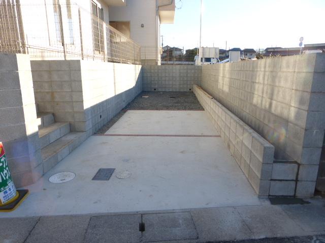 Parking lot. Local (12 May 2013) shooting 1 Building