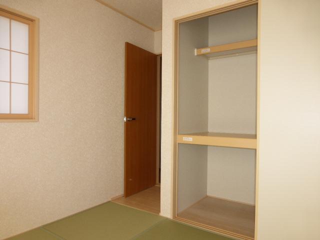 Non-living room. Local (12 May 2013) shooting 1 Building