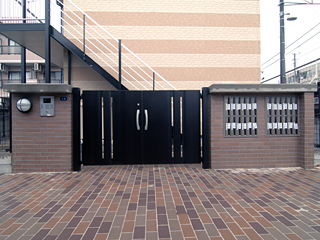 Entrance. With auto lock gate