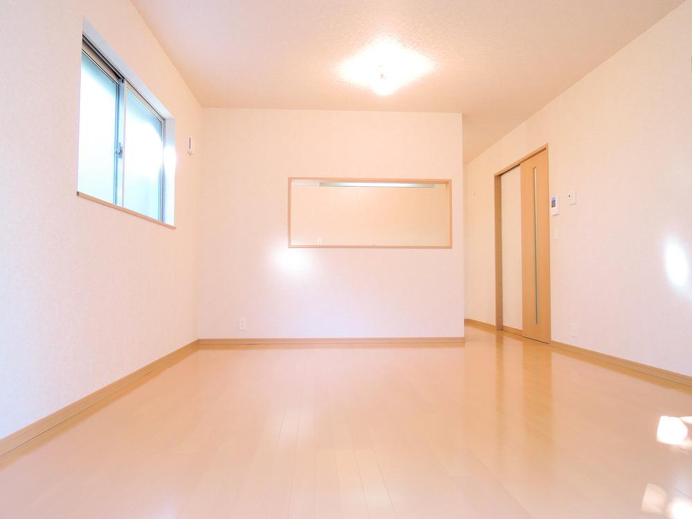 Living. Local (10 May 2013) Shooting