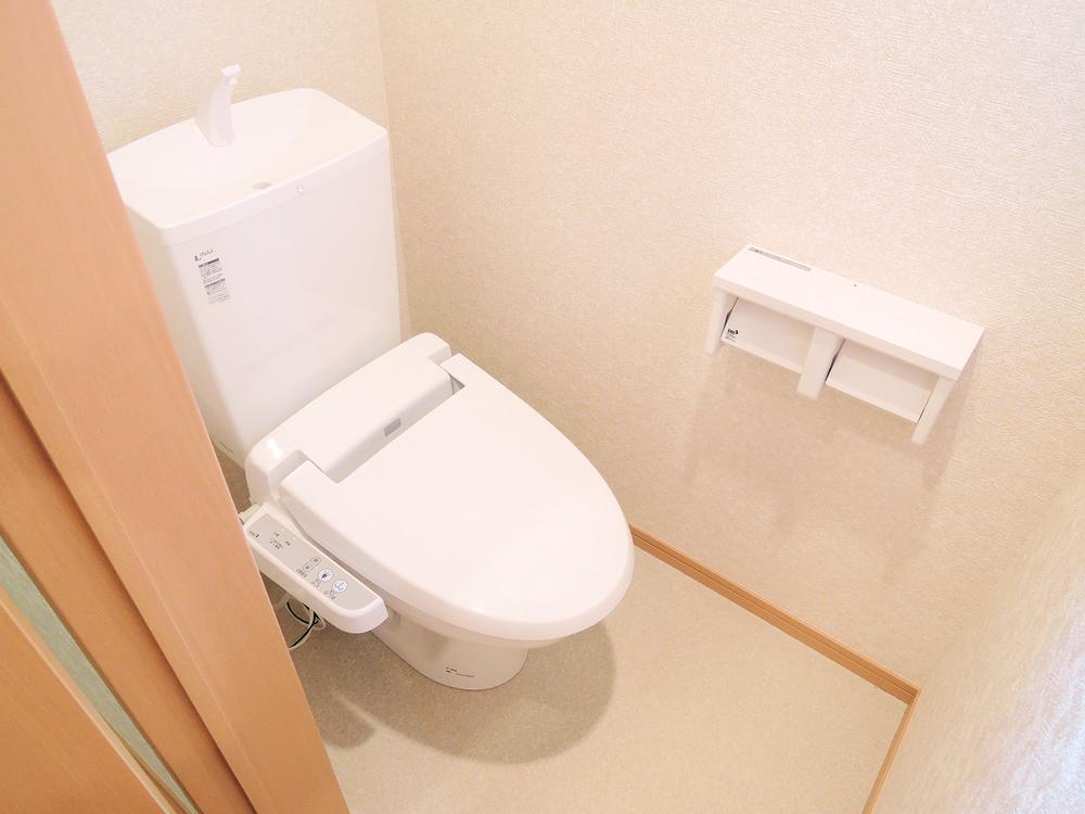 Toilet. 1st floor Local (10 May 2013) Shooting