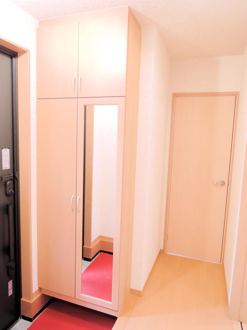 Entrance. Local (10 May 2013) Shooting