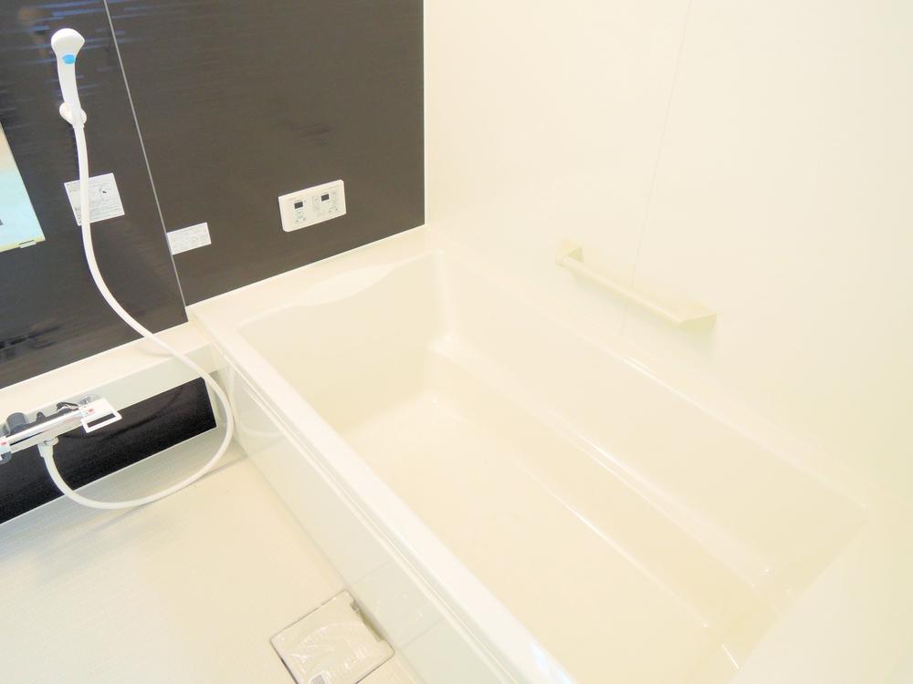 Bathroom. Local (10 May 2013) Shooting